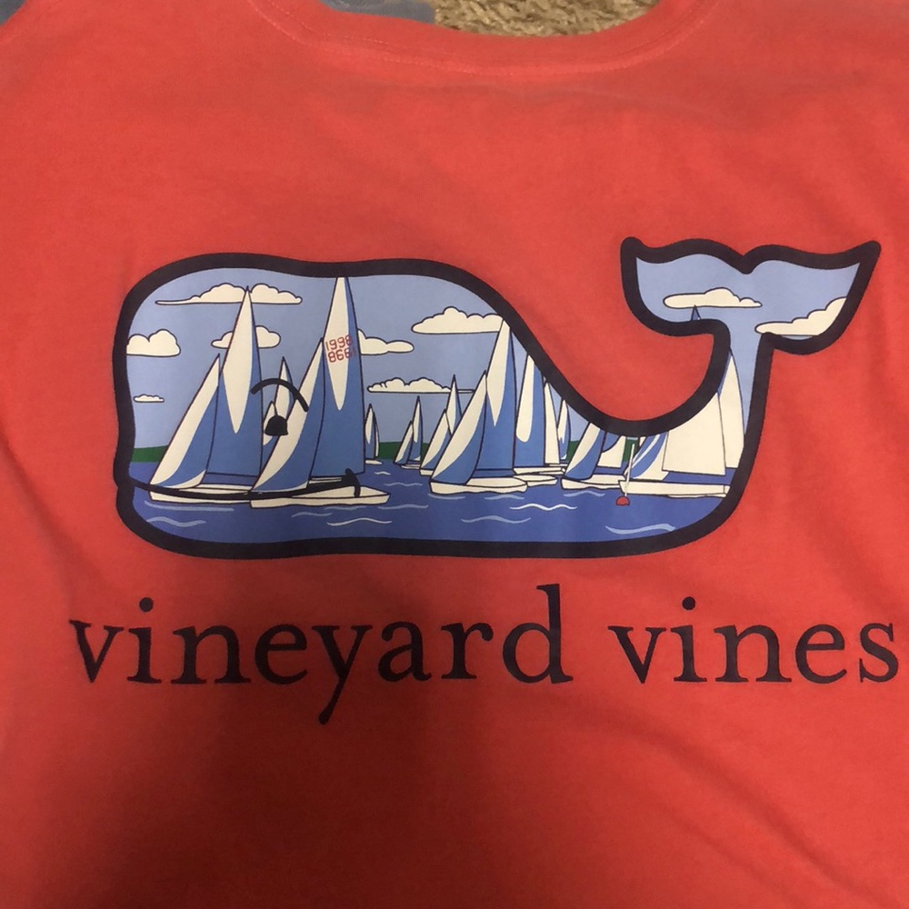 Vineyard vines T-shirt